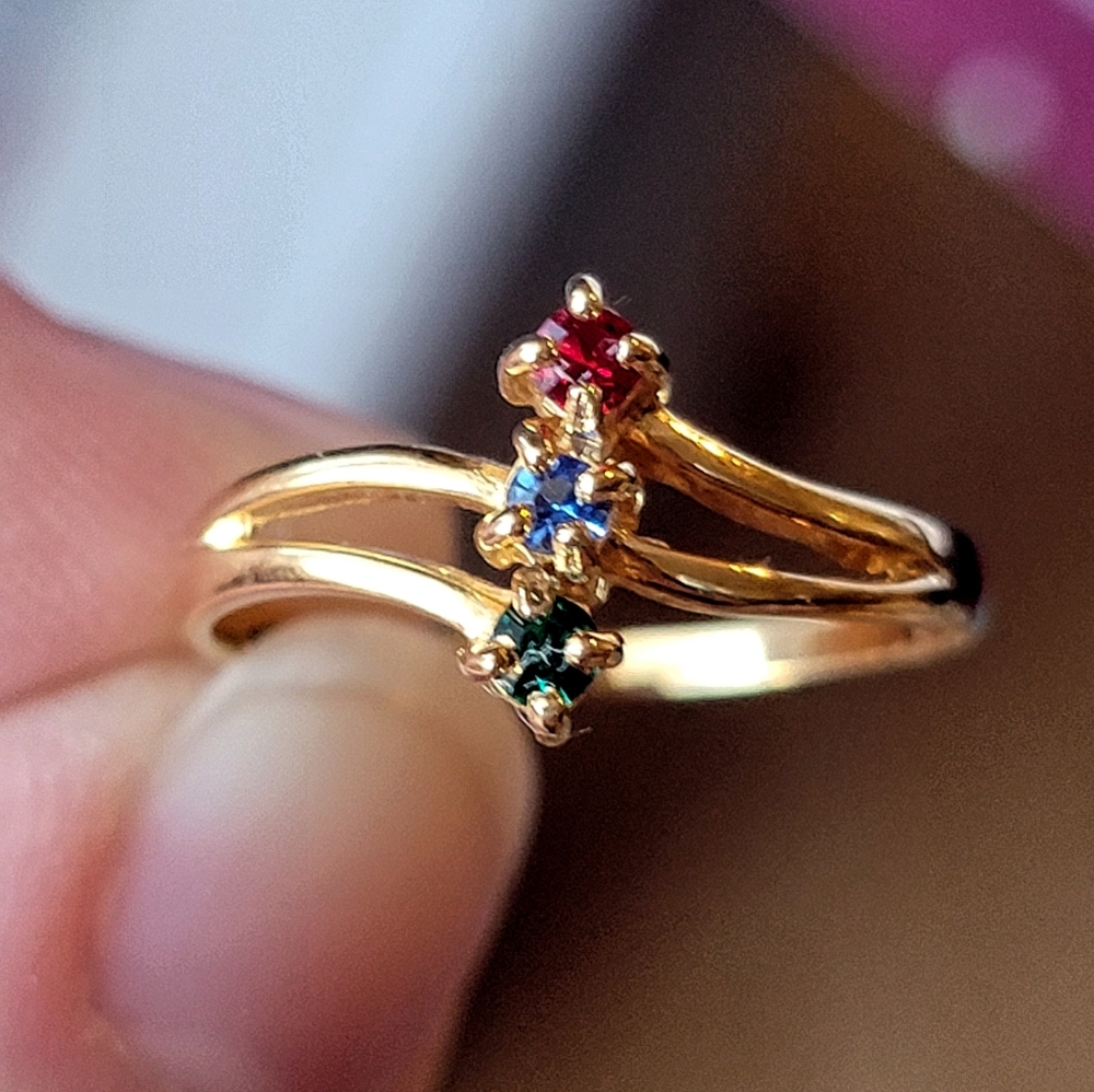 Triple Gemstone Split Shank Gold Tone Ring Vintage Simulated Stone Size 7 ¾
